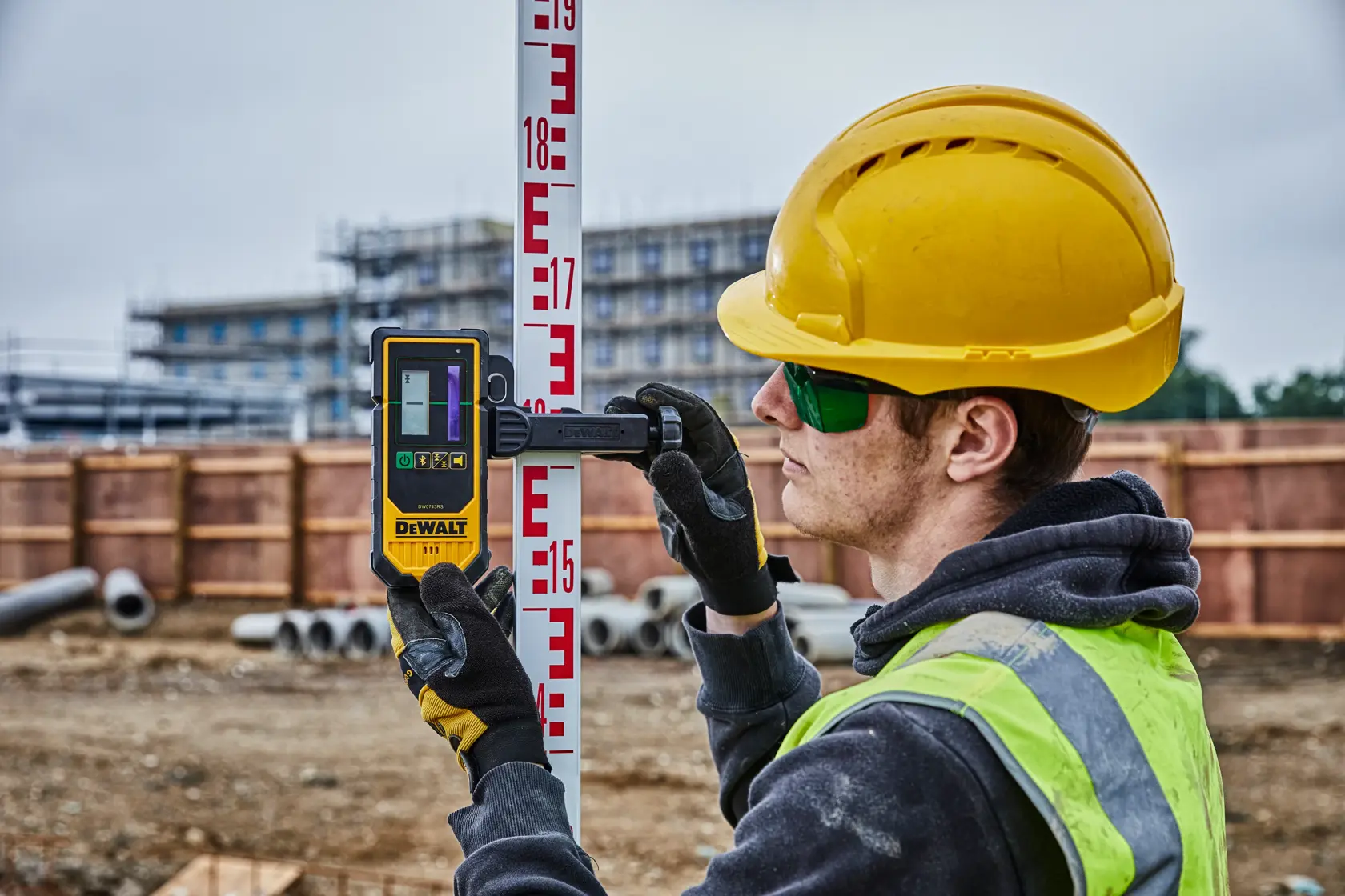 Rotačný laser so zeleným lúčom 18 V XR® Tool Connect DEWALT® - 1 x 2 Ah