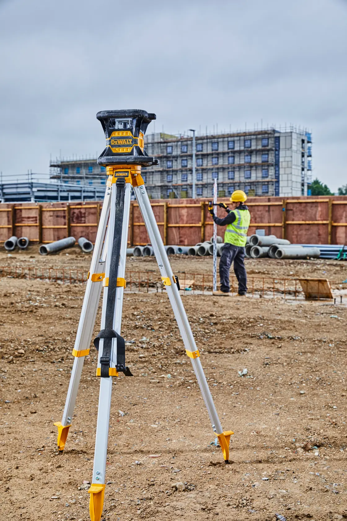 Rotačný laser s červeným lúčom 18 V XR® TOOL CONNECT™ DEWALT® - 1 x 2 Ah
