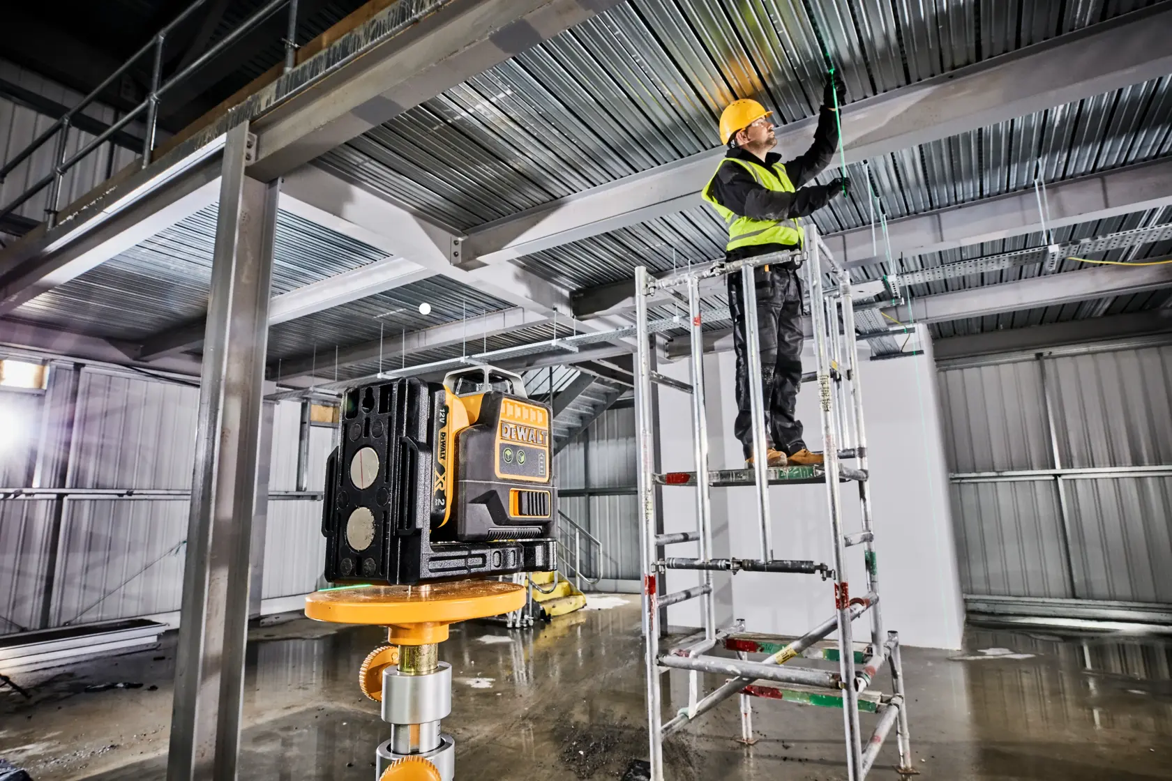 2x laser so zeleným lúčom 360 12 V XR® DEWALT® (1 x 2 Ah)