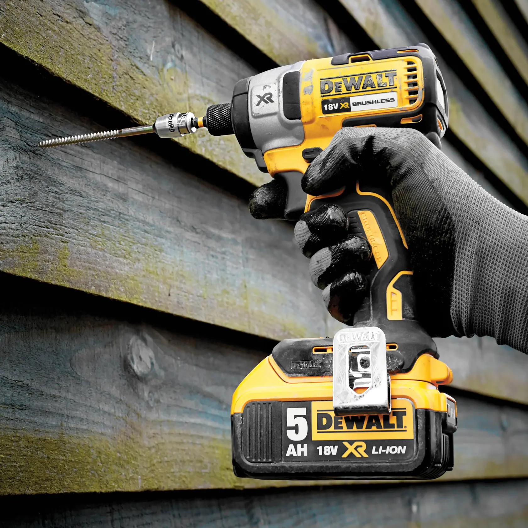 Bezuhlíkový rázový uťahovač 18 V XR® DEWALT® - 2 x 5 Ah