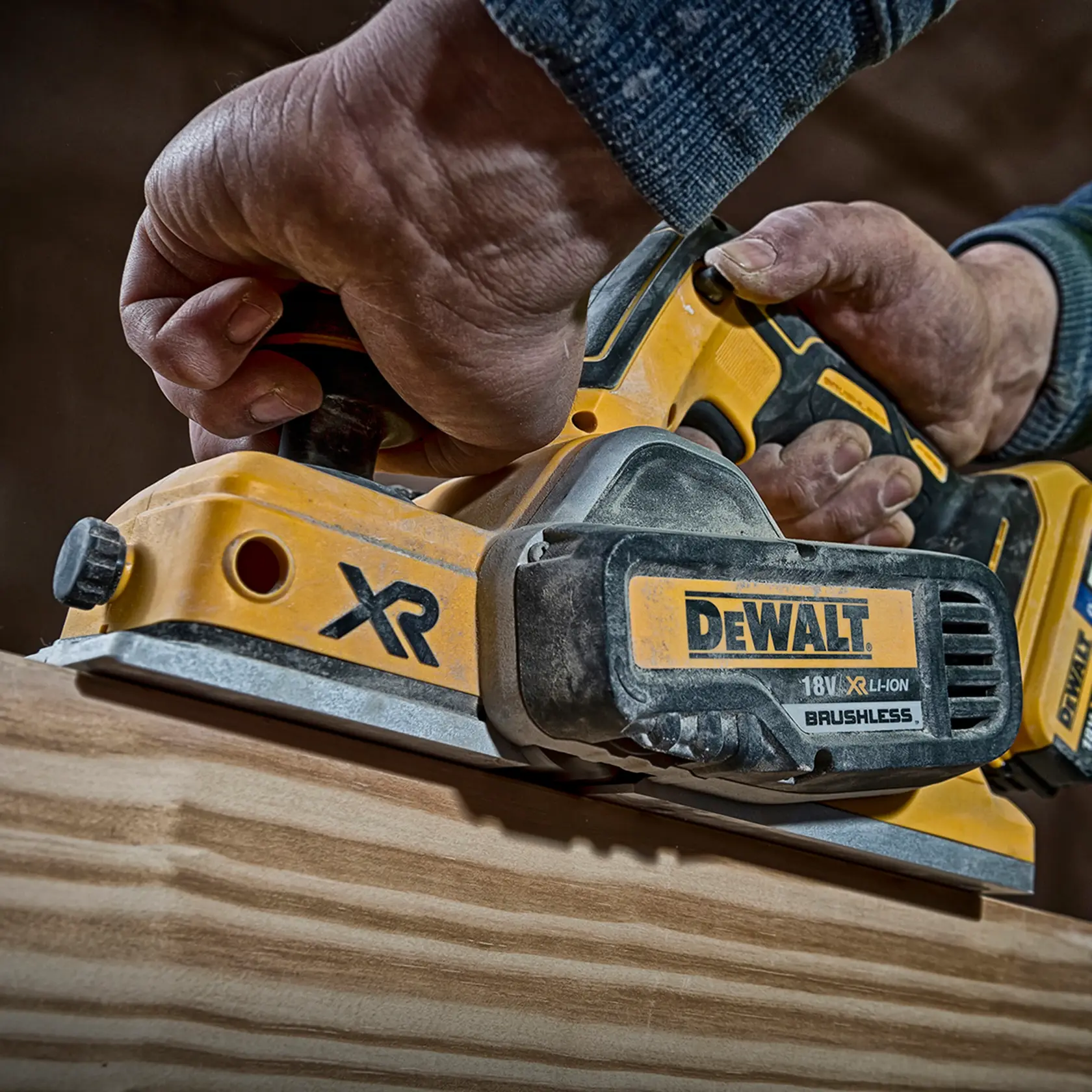 Bezuhlíkový hoblík 18 V XR® DEWALT® - 2 x 5 Ah