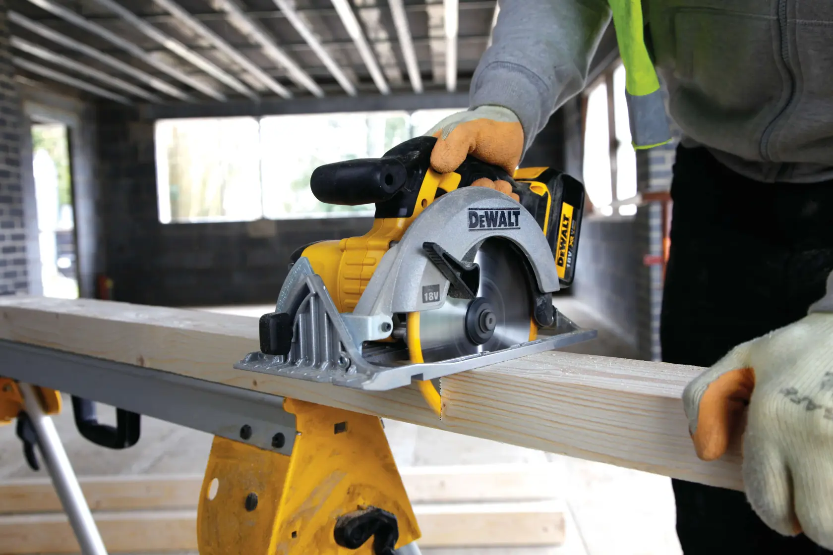 Kotúčová píla 165 mm 18 V XR® DEWALT® (samotné náradie)