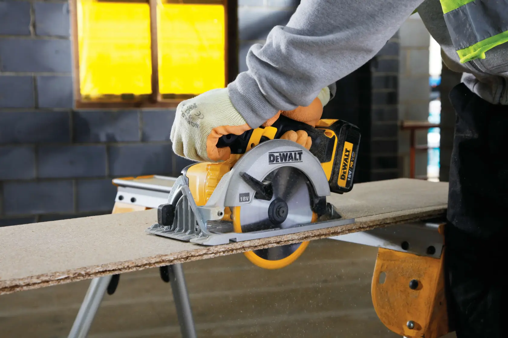 Kotúčová píla 165 mm 18 V XR® DEWALT® (samotné náradie)