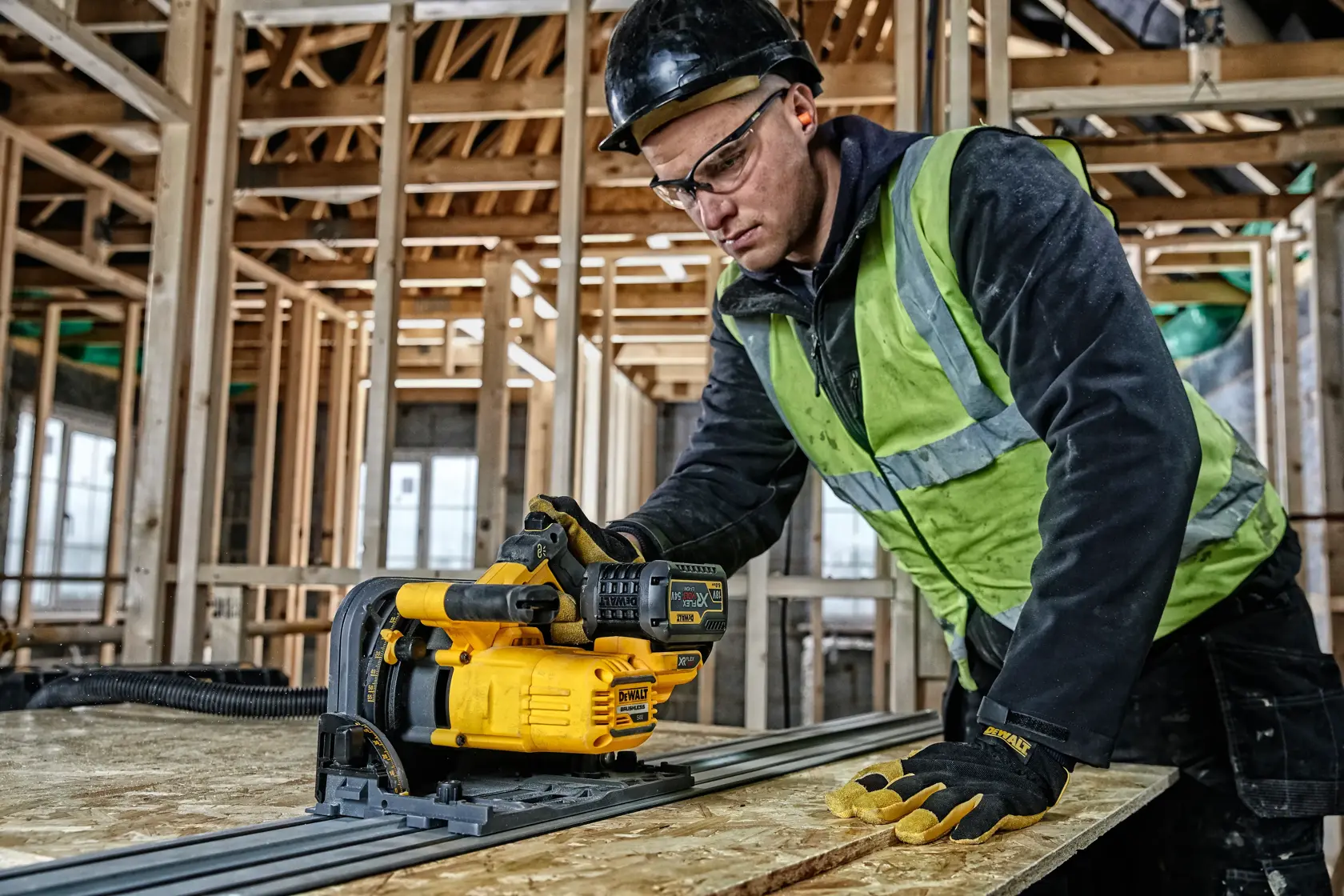 Ponorná píla 165 mm 54 V XR® FLEXVOLT® DEWALT® - 2 x 6 Ah