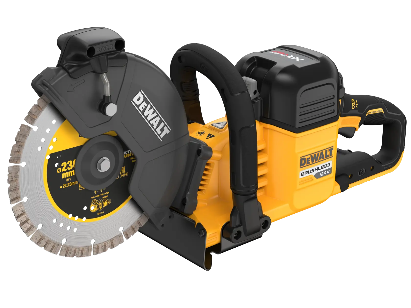 Persona taglia cemento all'aperto con sega DEWALT DCS691X2, indossa guanti di sicurezza.