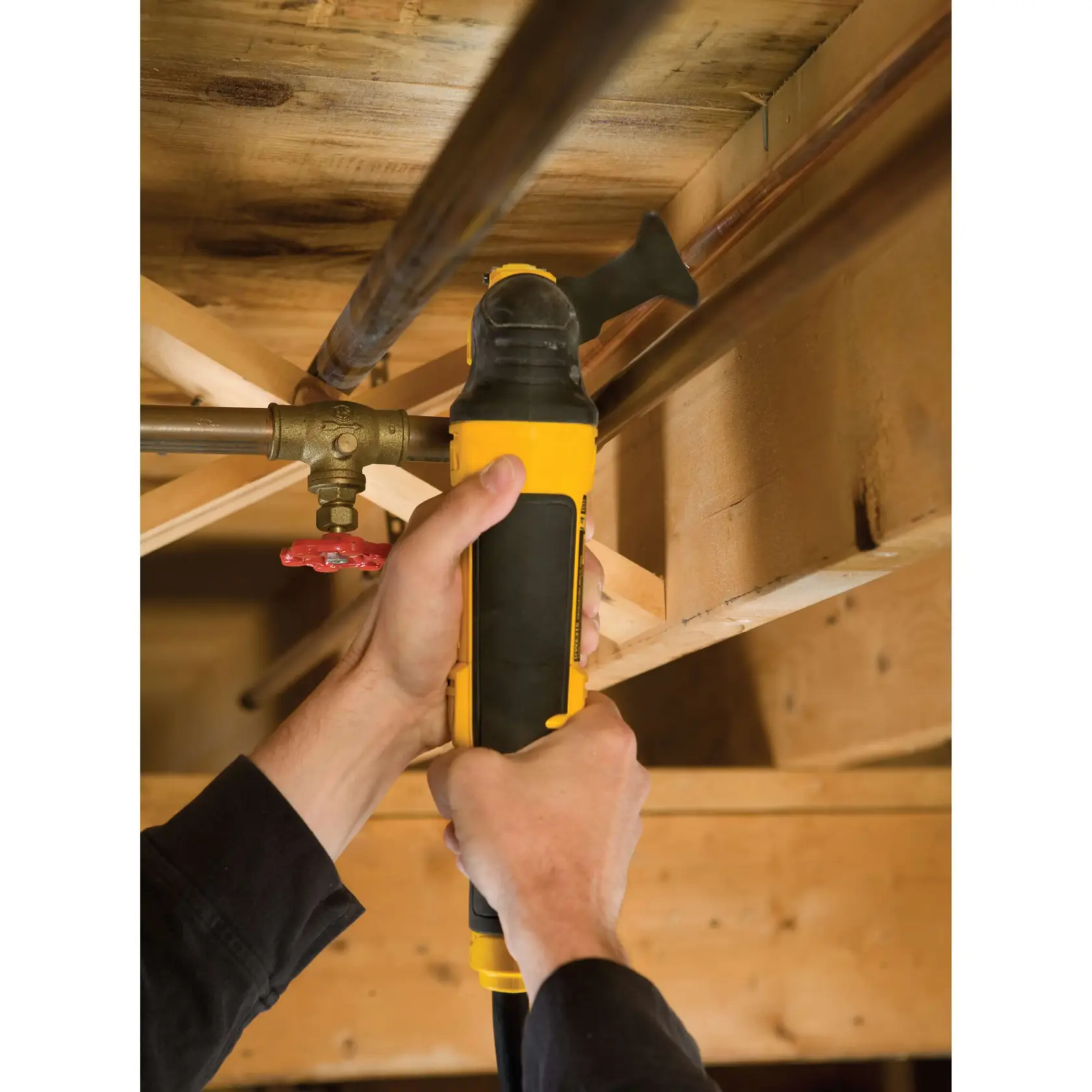 Oscilačná multifunkčná brúska DEWALT®
