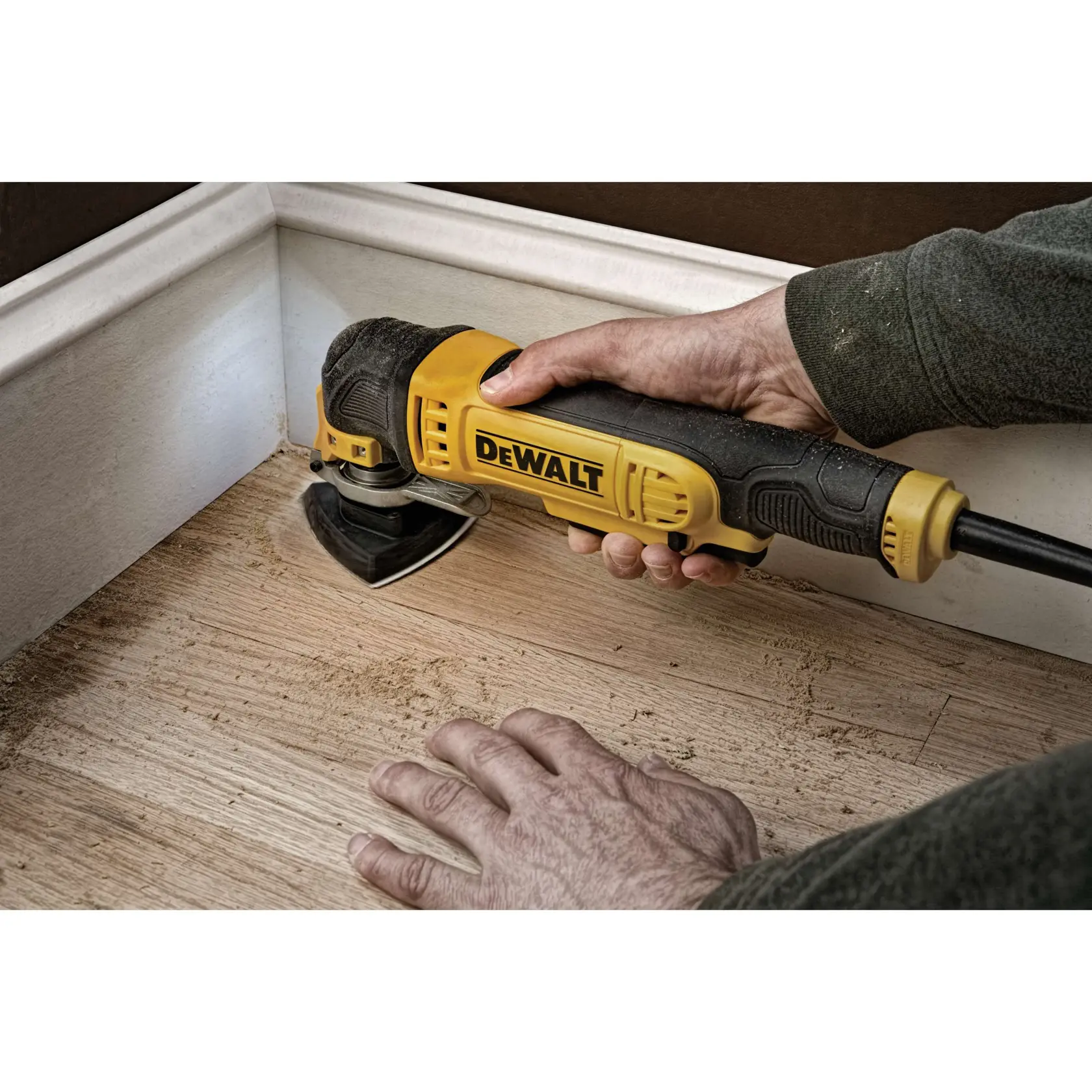 Oscilačná multifunkčná brúska DEWALT®