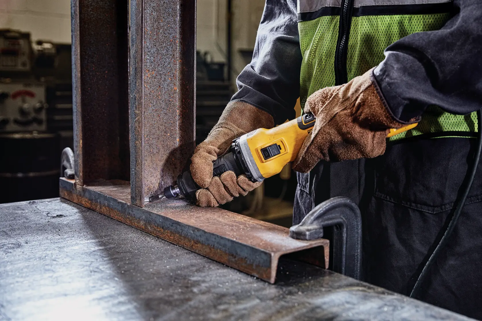 Bezuhlíková minibrúska 1300 W 6 mm DEWALT®