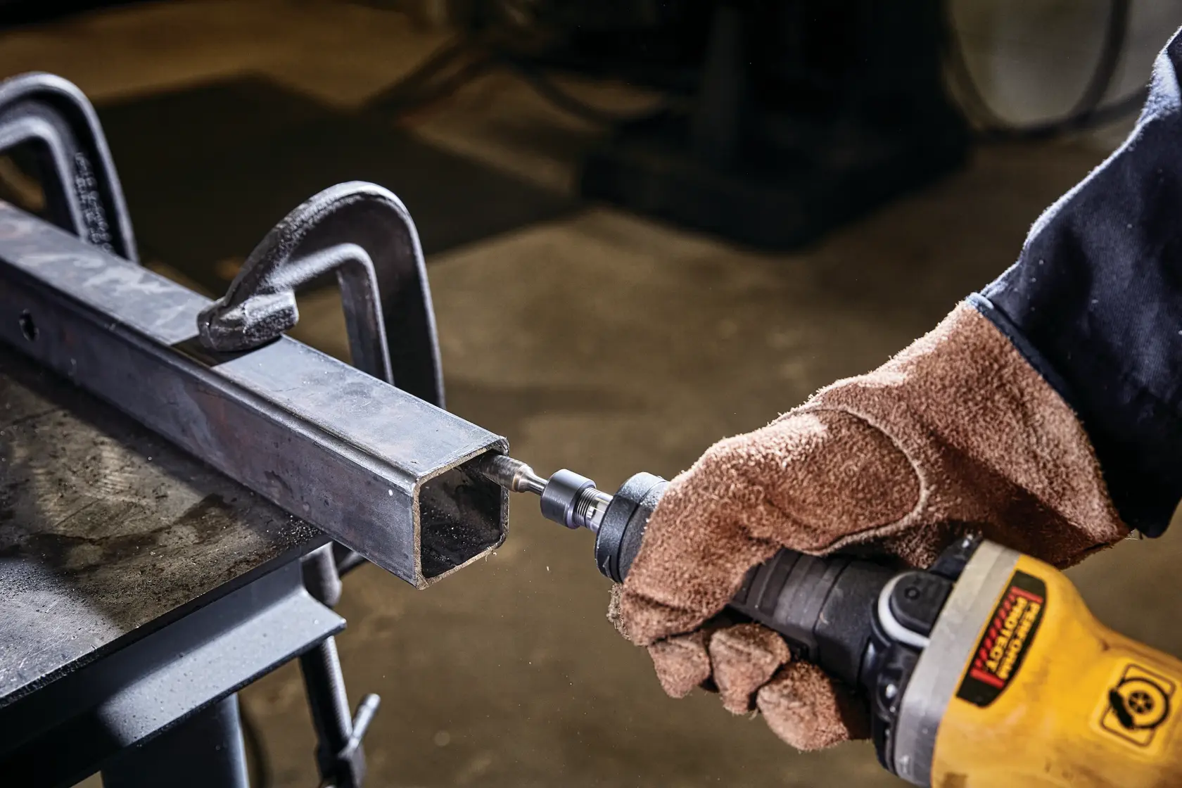 Bezuhlíková minibrúska 1300 W 6 mm DEWALT®