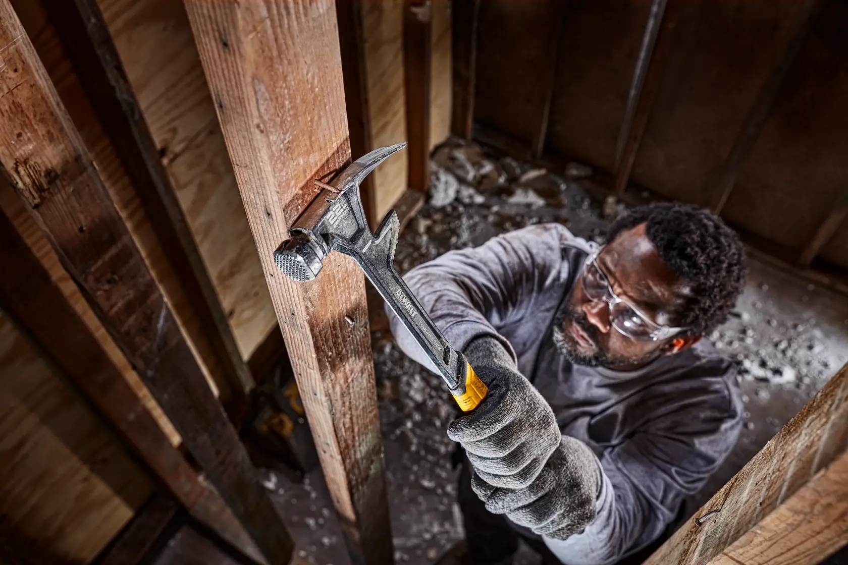 Búracie kladivo 22 oz. TOUGHSERIES DEWALT®
