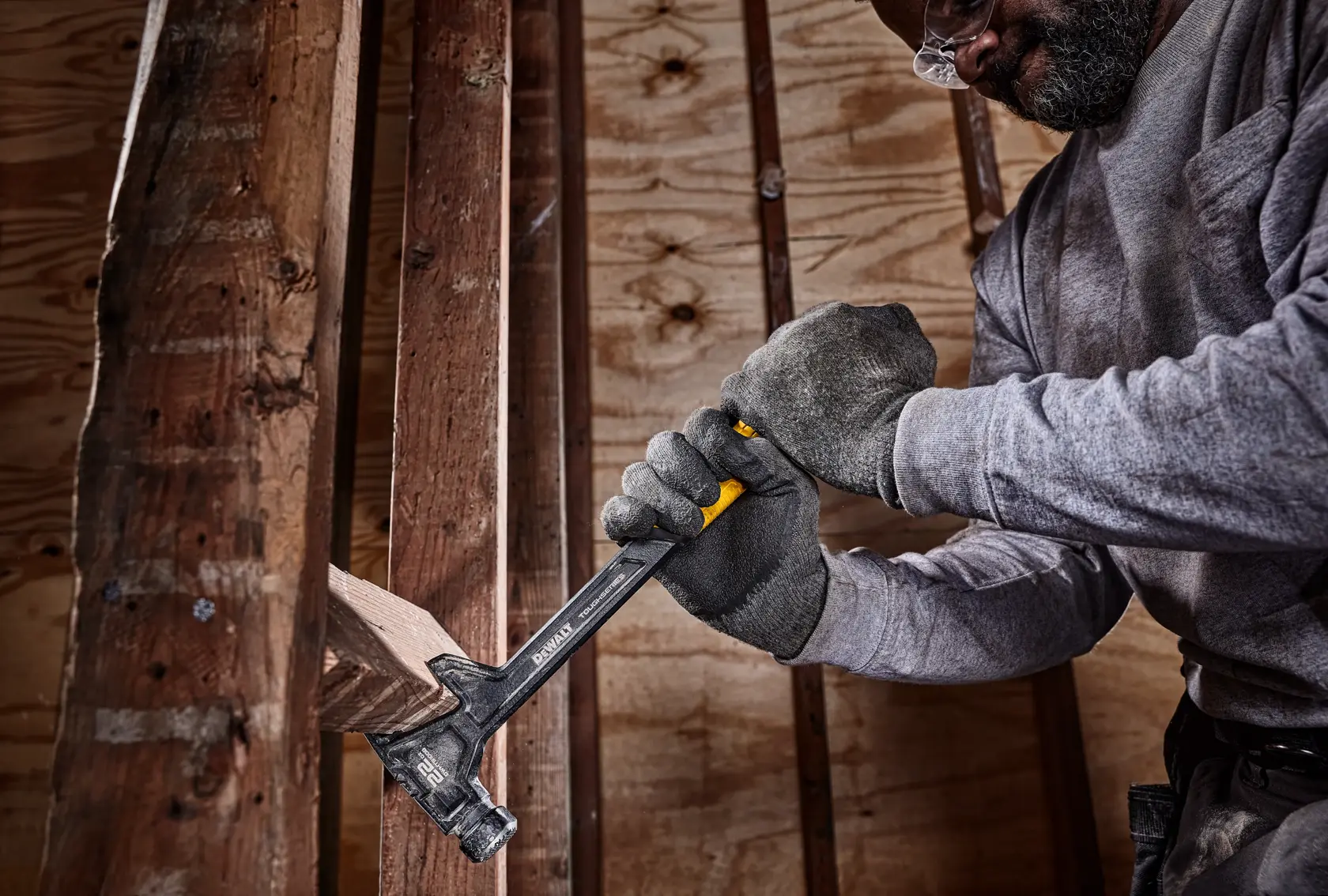 Búracie kladivo 22 oz. TOUGHSERIES DEWALT®